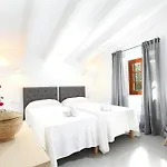 Country Lane Farmhouse Set In Pollenca Hills