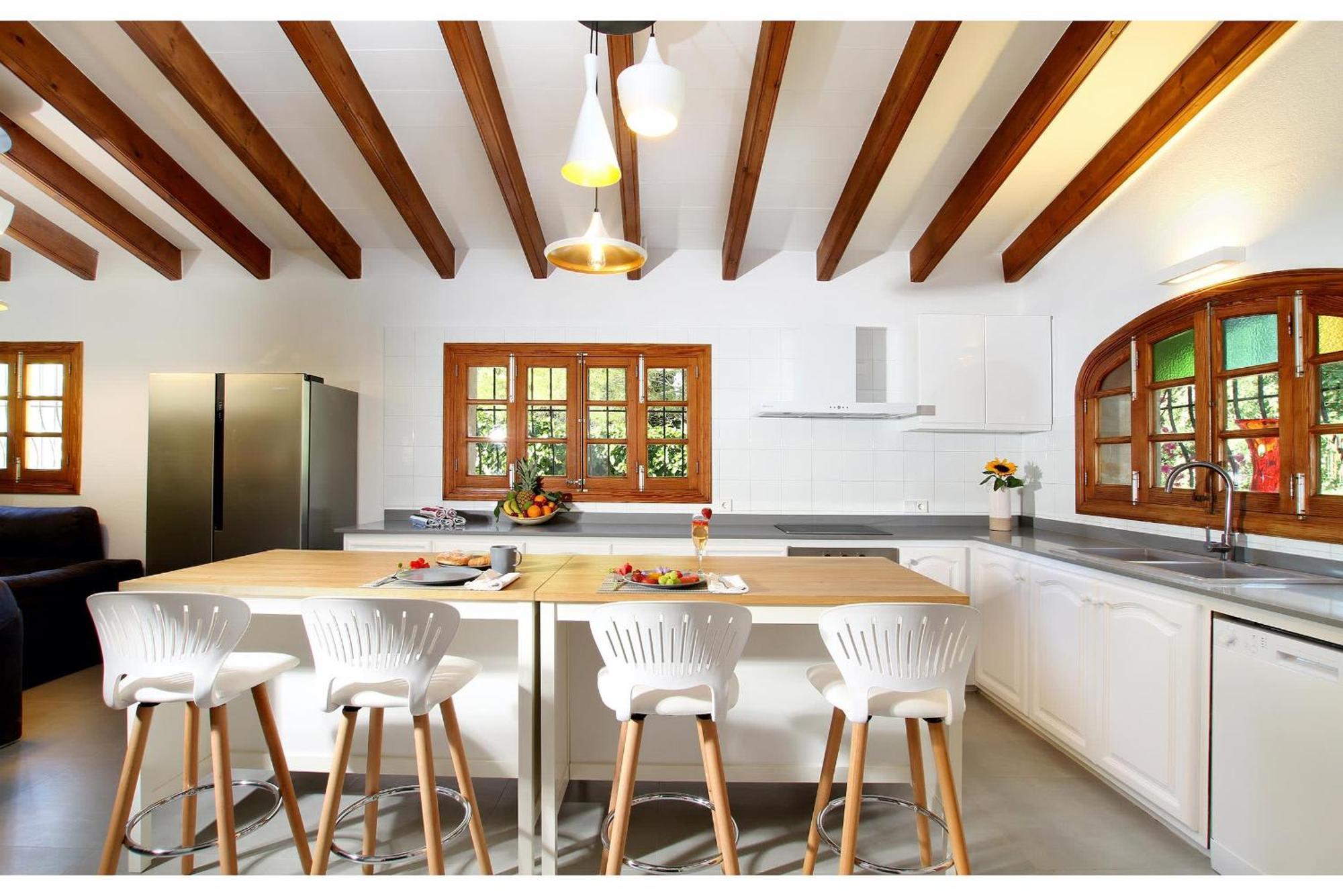 Country Lane Set In Hills Villa Pollença