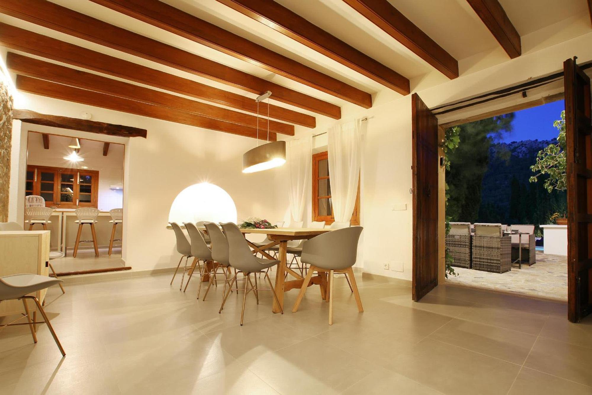Country Lane Set In Hills Villa