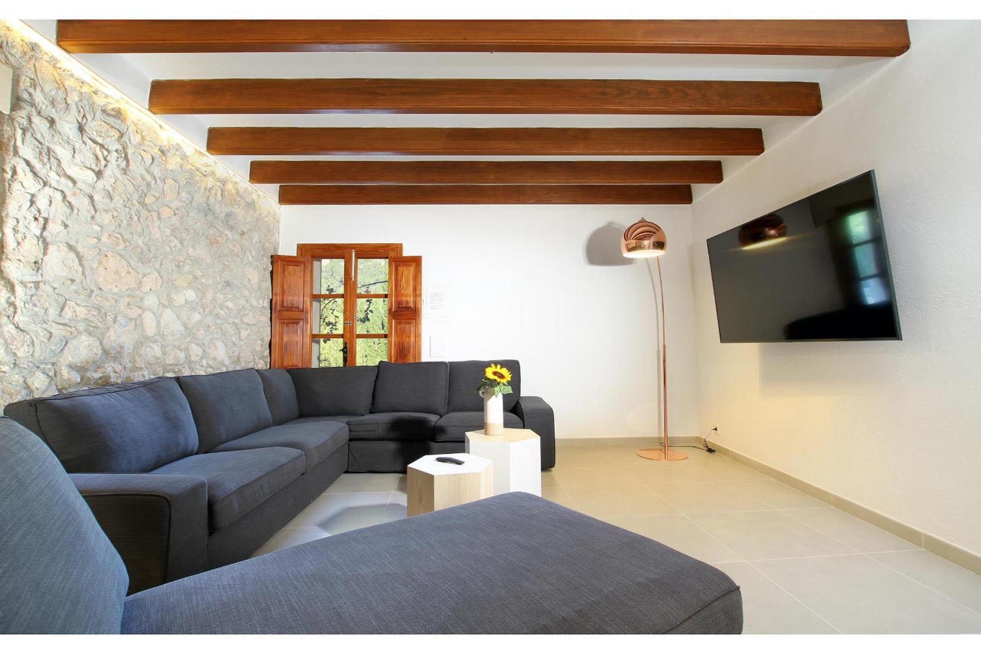 Country Lane Set In Hills Villa Pollença